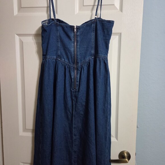 Commense Dress - Picture 4 of 6